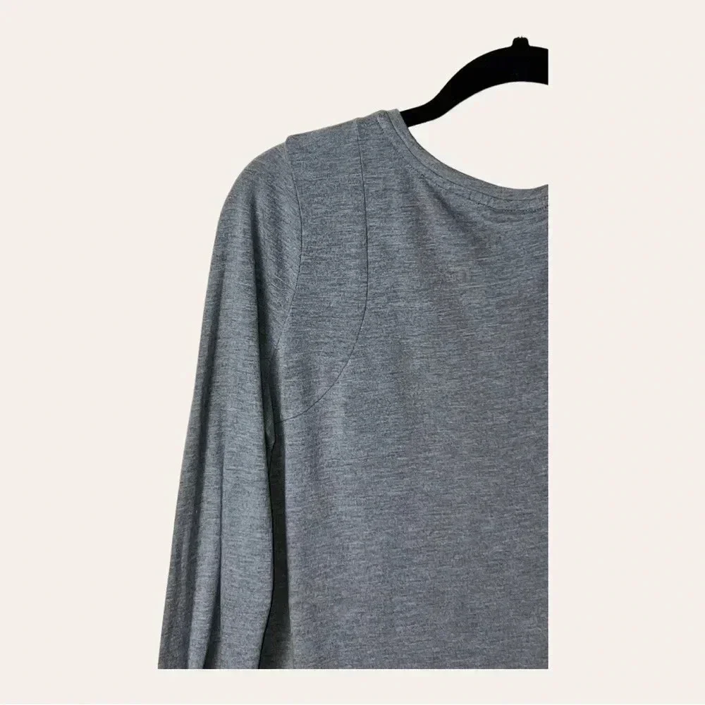 0740. NIKE LONG SLEEVE JERSEY MATERIAL TOP GRAY IN COLOR‎ SIZE MEDIUM